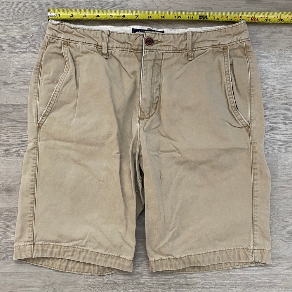 Abercrombie & Fitch flat front khaki shorts tan size 29